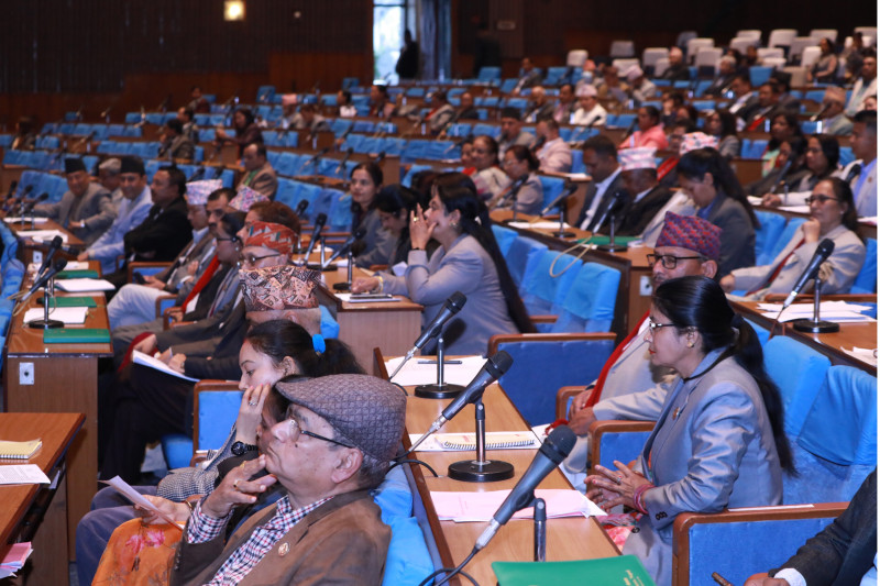 प्रधानमन्त्रीसहित कुनै पनि मन्त्री नगएपछि प्रतिनिधि सभा बैठक स्थगित